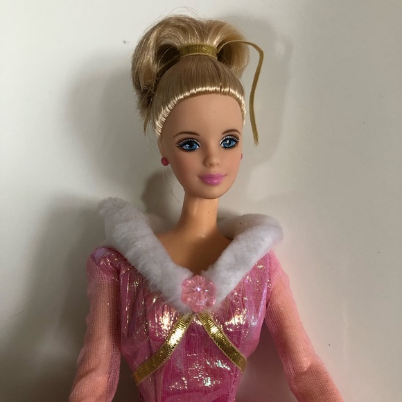 ⭐️Host Pick⭐️ - Jewel Skating Barbie - Picture 3 of 11